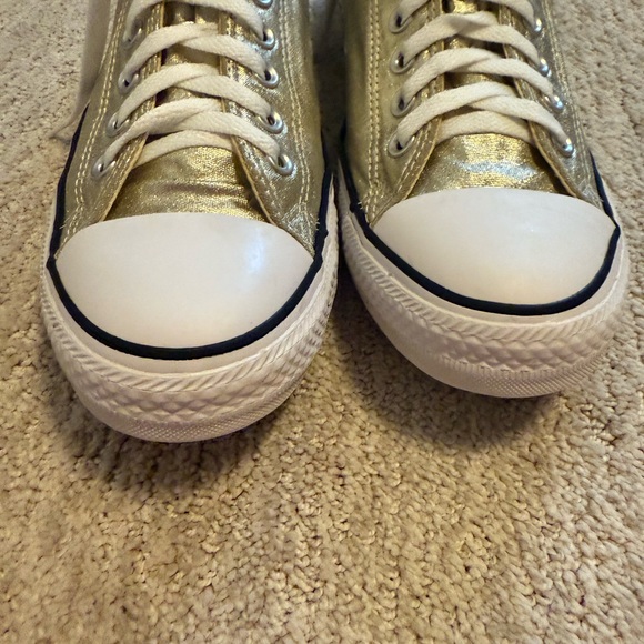 Converse Gold Metallic Low-Top Women’s Sneakers Size 11 Pre-Owned - Picture 4 of 15